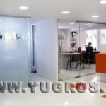 Ступени из стекла (частный интерьер). Дизайнер — Падалка А.